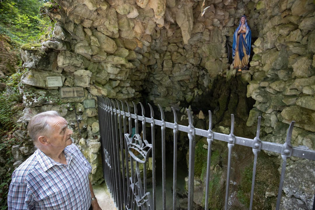 Herbert Brunner ist oft in der Ramiswiler Lourdes-Grotte anzutreffen. Er kennt ihre Geschichte.