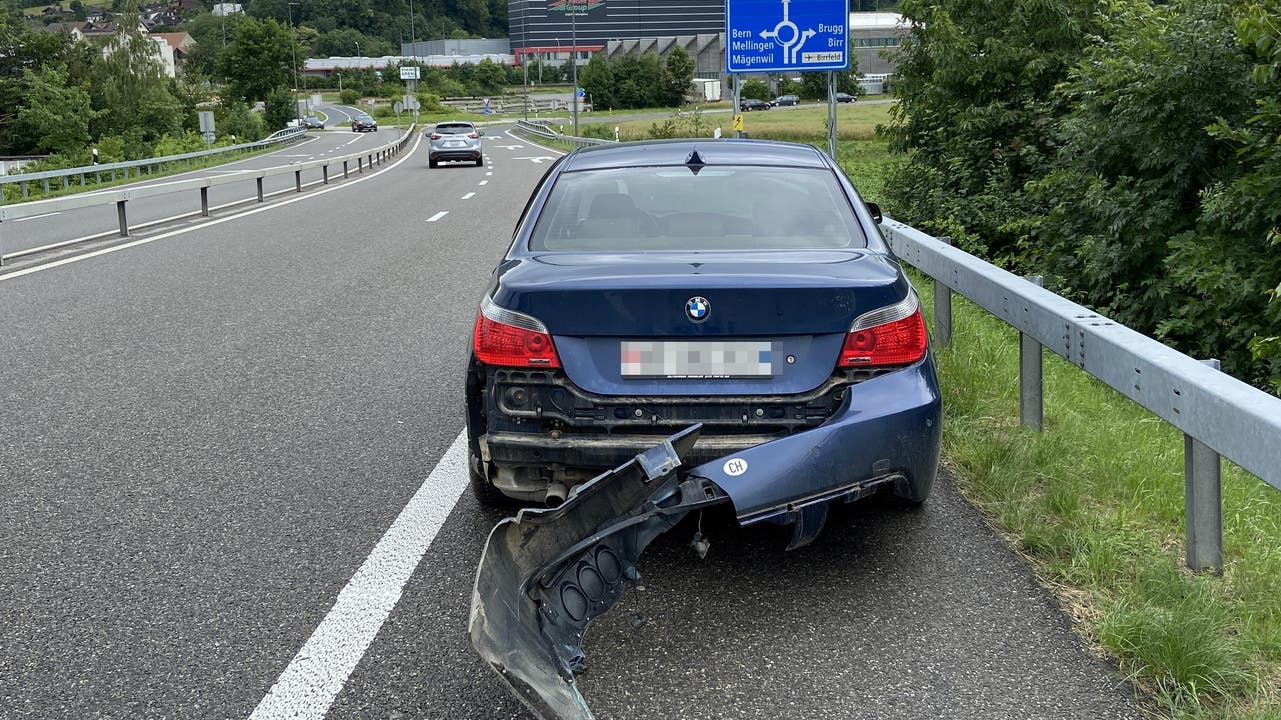 Bei der Autobahn-Ausfahrt verlor ein 25-Jähriger Ungar die Kontrolle über seinen BMW.