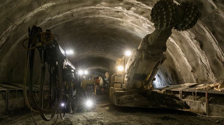 Die Tunnelbauer haben Limmattaler Boden erreicht – eine Fahrt im Zeitraffer durch die Gubrist-Röhre