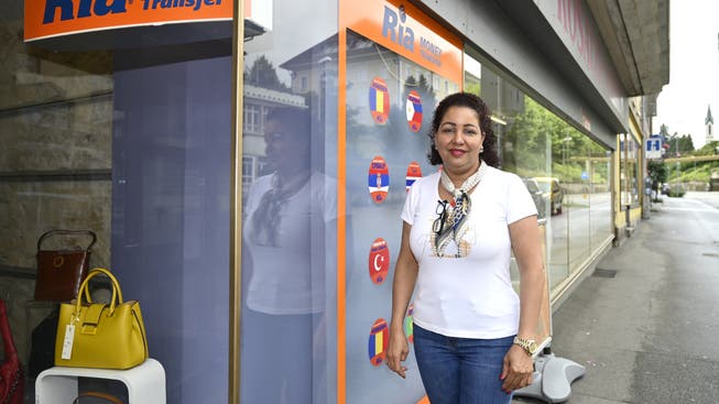 Alberta De Paiva bietet in ihrer Boutique an der Bielstrasse auch Geldtransfers an.