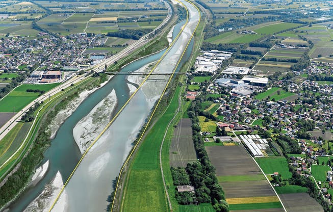So verändert sich der Rhein: In der Visualisierung einer Luftaufnahme von 2015 vom Abschnitt beim Grenzübergang Kriessern–Mäder sieht man den Verlauf nach Fertigstellung von Rhesi, im gelben Rahmen unterlegt ist der aktuelle Verlauf sichtbar.