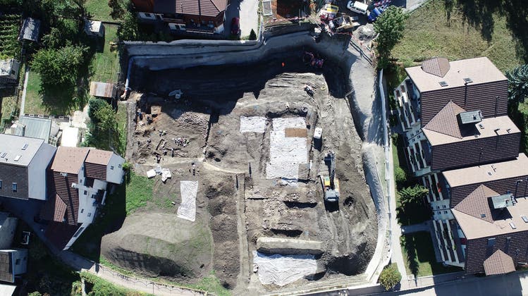 Übersicht über die archäologische Ausgrabung in Glis, die mehrere Gebäude aus der Römerzeit freigelegt hat,. (Kantonales Amt für Archäologie)