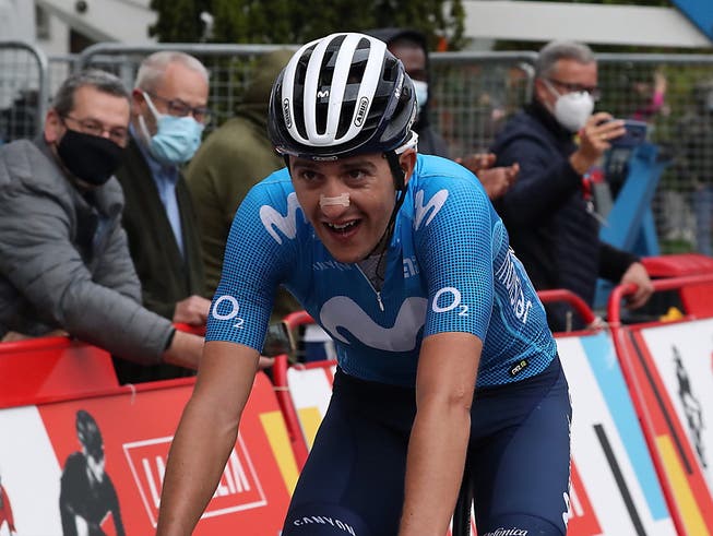 Völlig ausgepumpt erreicht der Spanier Marc Soler das Ziel der 2. Vuelta-Etappe als Erster