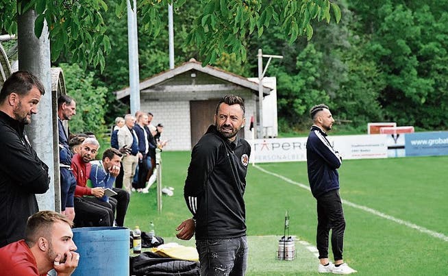 Trainer Samir Bajramovic trägt die Niederlage mit Fassung.