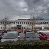 Der Pavillon 99 der Schule Ruopigen: An dieser Stelle soll das Schulhaus Ruopigen mit Modulbauten erweitert werden. (Bild: Pius Amrein (Luzern, 7. Januar 2020))