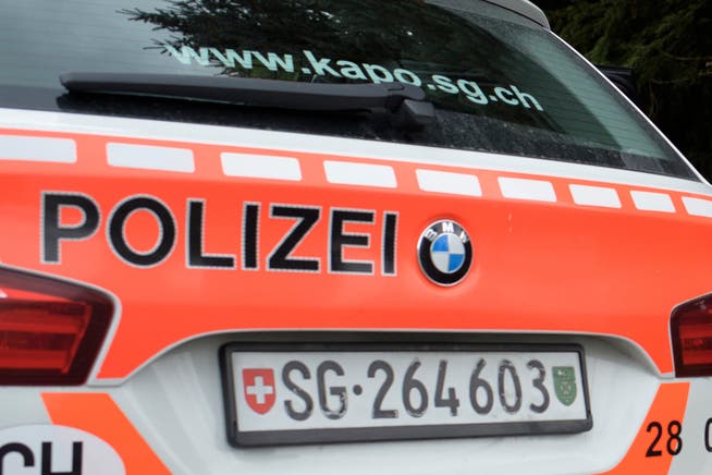 Die Kantonspolizei St. Gallen meldete am Montag den Tod des 76-jährigen Velofahrers. (Symbolbild)