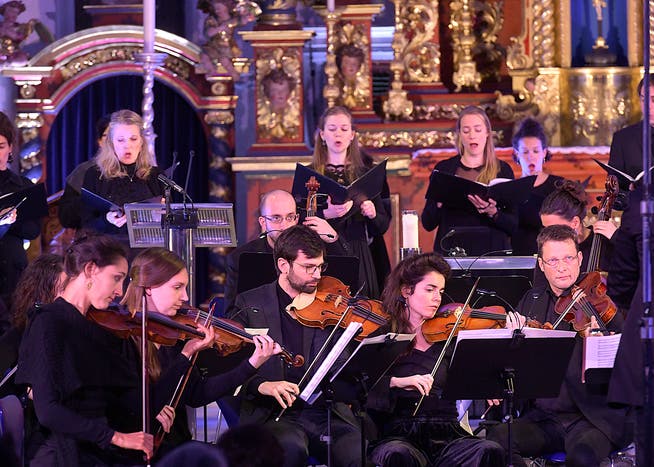 Chor und Barockorchester der Accademia Barocca Lucernensis spielten Bach am Samstagabend mit viel Dynamik.
