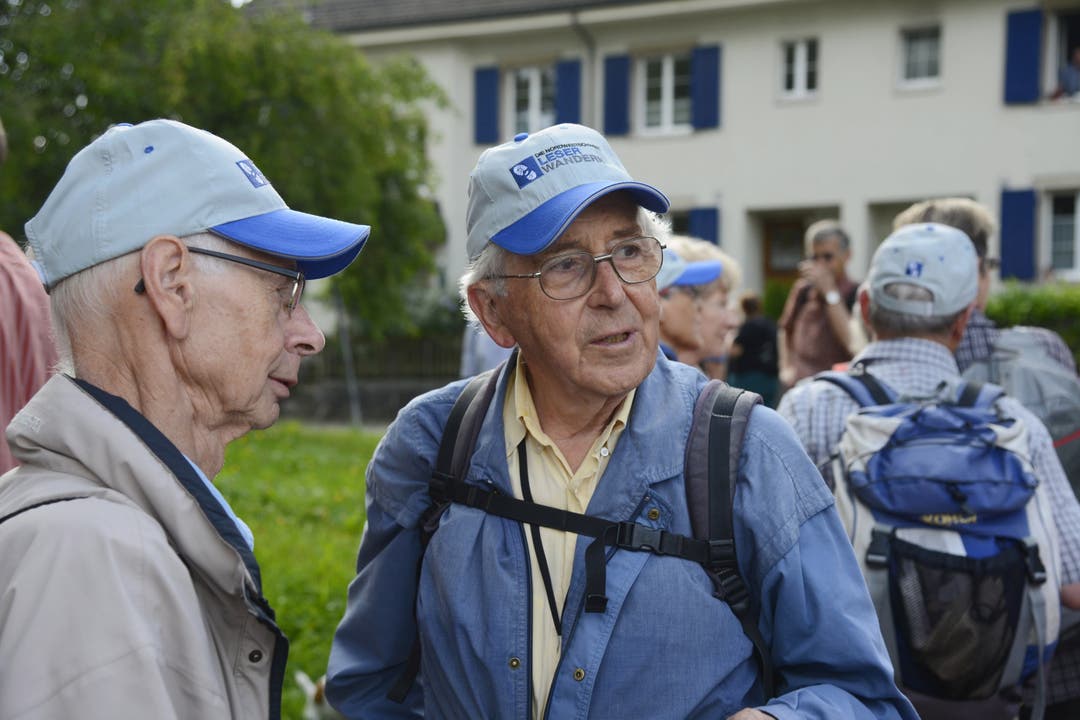 Zwei der treusten Leserwanderer: Sepp Biedermann (l.) und Robert Weber.