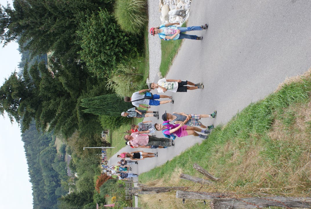 Teilnehmer unterwegs Die Teilnehmer sind unterwegs Richtung Jägerhütte