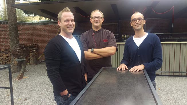Das neue Leitungsteam mit Patrick Tobler (links), Küchenchef Gunnar Kriening und Ueli Wüthrich (rechts).
