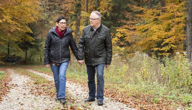 So lange es geht: Sylvia Arni will mit ihrem Mann Peter die gemeinsamen Spaziergänge durch die Wälder geniessen.