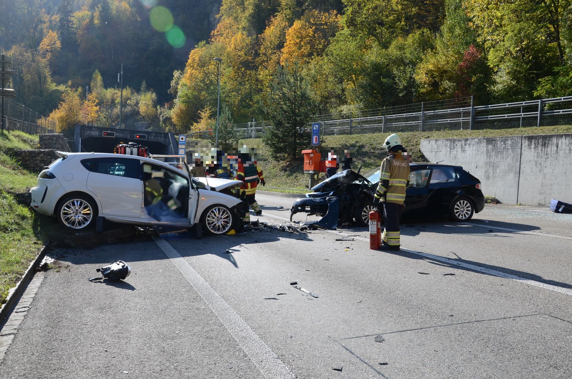 Unfall - Bei Frontalkollision In Pfeffingen Verletzen Sich Mehrere ...