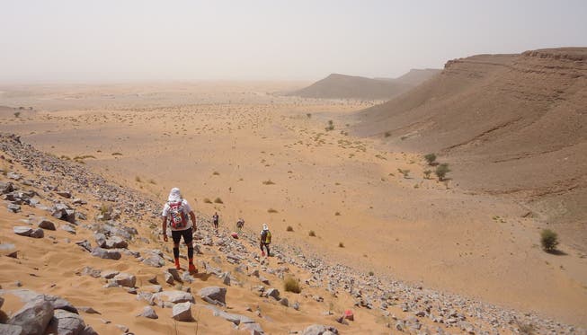 Einmal quer durch die Atacama-Wüste: Distanz, Temperaturen und Höhenlage machen den Läufern zu schaffen.