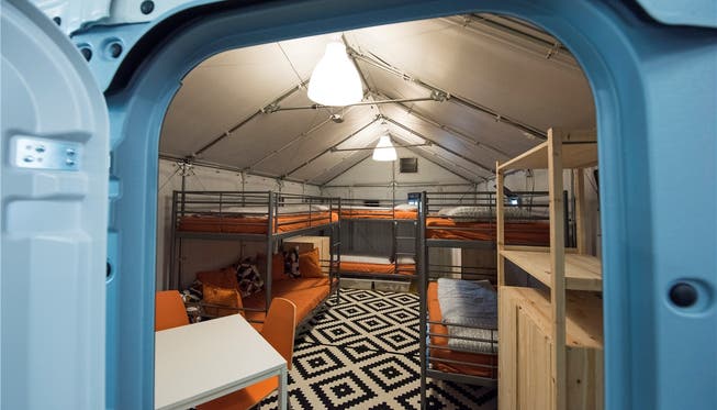 Für die Unterbringung von Asylsuchenden möchte Dietikon in einer Industrie- oder Lagerhalle nach Aargauer Vorbild mobile IKEA-Häuschen aufbauen.