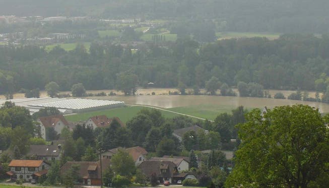 Mehrfach in den letzten Jahren wurde die Reussebene bei Eggenwil überflutet; nach heftigen Regenfällen 1999 und 2007 entstand in den bewohnten Gebieten des Dorfs hoher Sachschaden.