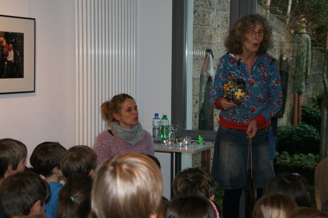 Erzählerinnen Sylvia Spiess (links) und Regula Waldispühl