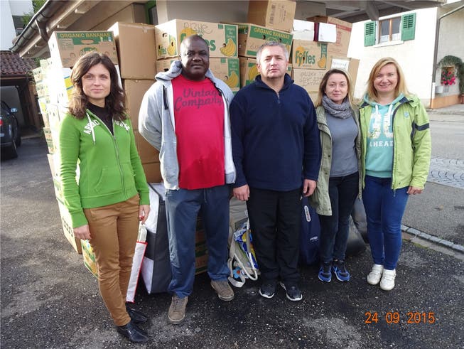 Grosse Anteilname: 90 Bananenschachteln mit Hilfsgütern wurden in Möhlin für die Ukraine verladen.