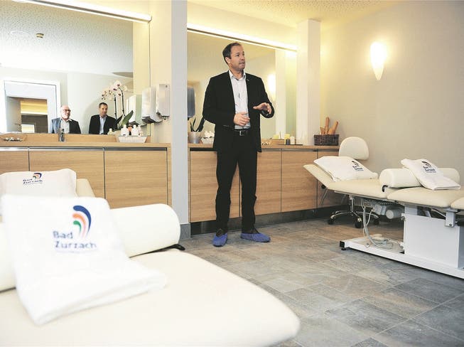 Thermalbad-CEO Dominik Keller ist stolz auf die neuen Massagezimmer.