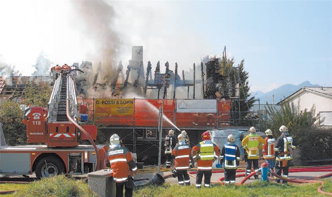 Fünfeinhalb Jahre nach dem Brand vom 28. September 2009 in Starrkirch-Wil urteilte das Bundesgericht im Schadenstreit. Archiv/bw