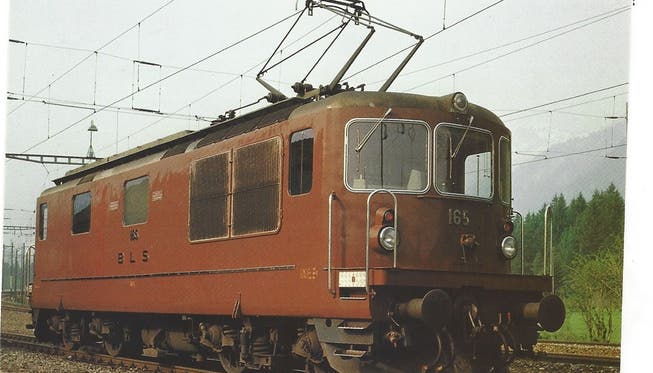 Die Lok Re 4/4 Nr. 165 – der auch die «Grenchen» angehört.