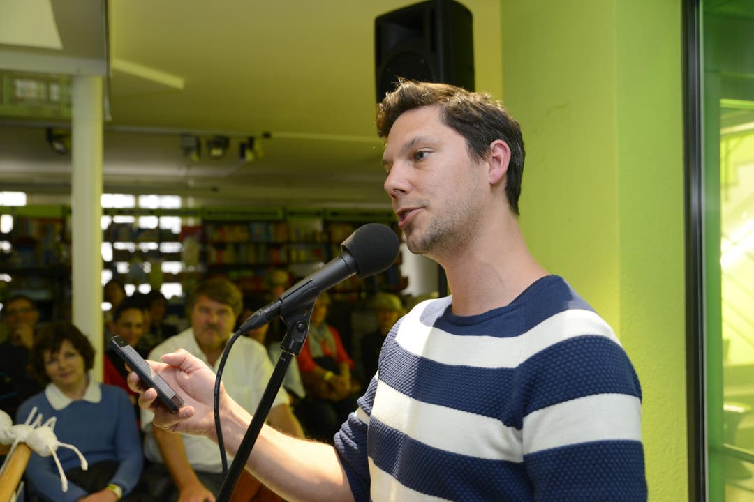 Slam-Poet Simon Libsig in der Lüthy-Buchhandlung