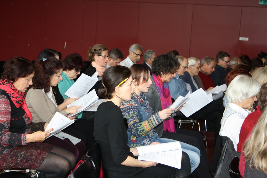 Singbegeisterte und Chormitglieder übeten zusammen einige Werke von Felix Mendelssohn ein
