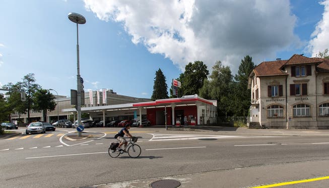 Die Garage Rebmann und das ehemalige Restaurant Bavaria müssen dem neuen Labor des Spitals und dem künftigen Kreisel weichen. Pascal Meier