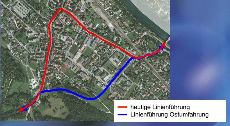 Heute wird der Verkehr durch den historischen Kern von Bad Zurzach geführt (rot), in Zukunft soll er sie via Ostumfahrung meiden (blau).