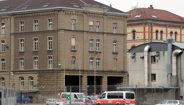 Gebäude der Kantonspolizei Zürich auf dem Kasernenareal.