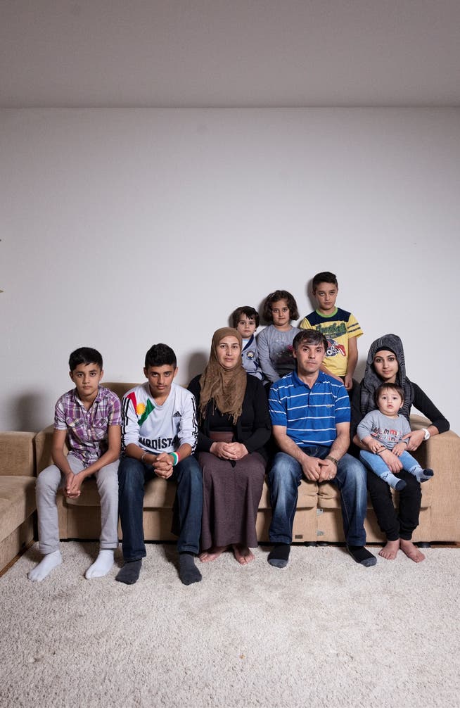 Die Eltern und sechs ihrer Kinder flüchteten aus Syrien – das Baby (rechts) kam Anfang Jahr in Basel zur Welt.Roland Schmid