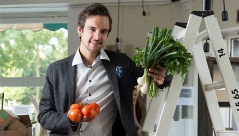Tobias Hoesli eröffnet am 14. August sein veganes Restaurant.