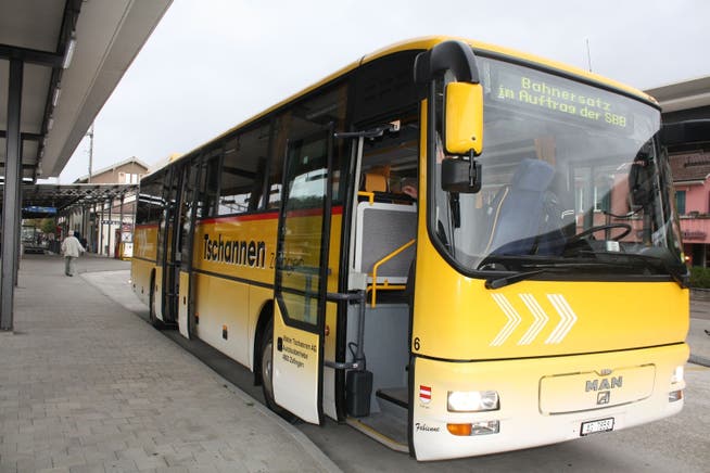 Als Bahnersatz werden nächste Woche tagsüber Busse von Sissach nach Olten fahren. (Archiv)