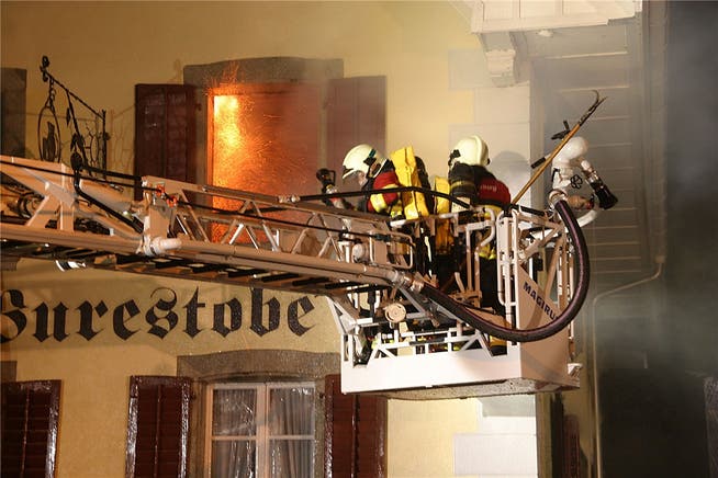 Am 3. April 2011 brannte es in der Seoner «Burestobe»; es entstand ein Millionenschaden. az-archiv/Michael Spillmann