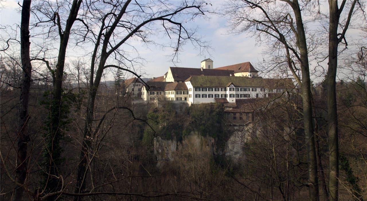 Das Kloster Mariastein thront über steilen Felsen. (Archiv)