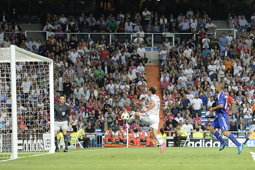 Offen wie ein Scheunentor: Gareth Bale trifft zum 2:0.