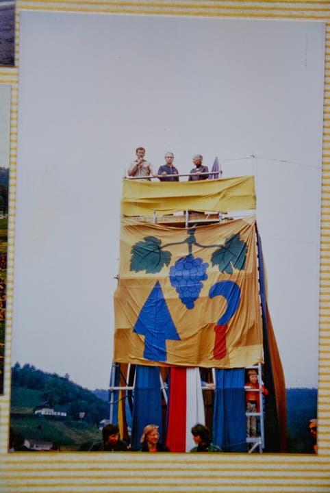 Der Kommandoturm am ersten Turnfest in Weiningen 1973.
