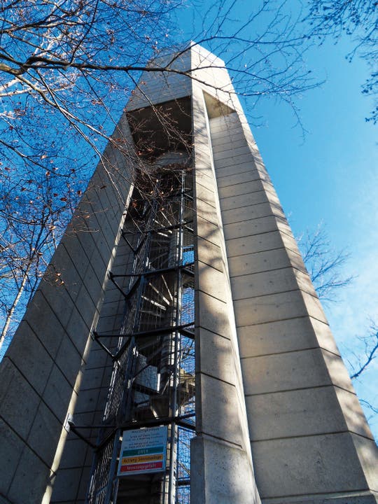 181 Stufen müssen Sie erklimmen, um die Aussichtsplattform des Betonturms in Baden zu erreichen.