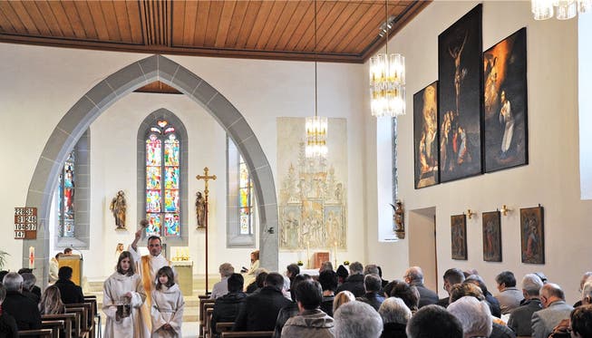 Feierliche Atmosphäre am Sonntag: Die Kirche St. Pankratius wird nach der Renovation mit einem Gottesdienst eingesegnet.