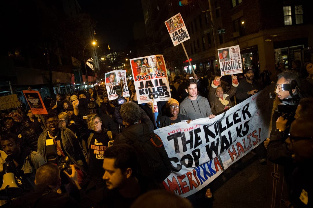 Demonstrationen und Aufstände nach Jury-Entscheidung in Ferguson