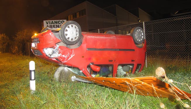 Der Opel-Fahrer landete nach der Auffahr-Kollision im September 2011 in Brunegg auf dem Dach.