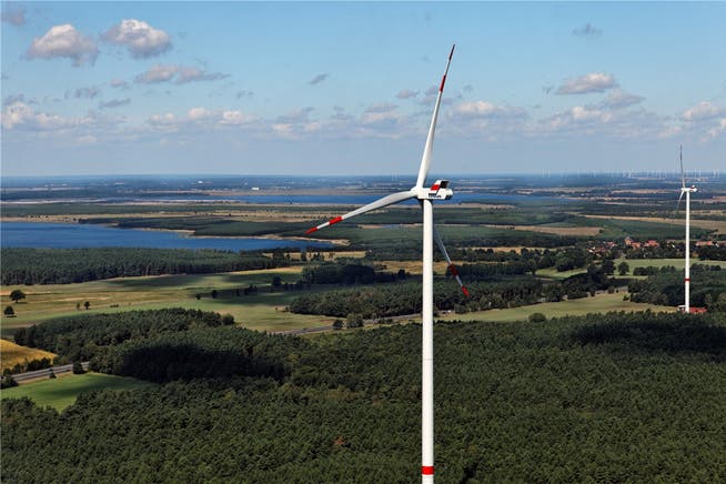 Geeignet für Windenergie: Die weiten Ebenen Brandenburgs. Die Anlage bei Calau nahe Cottbus (Bild) gehört den IWB. zvg