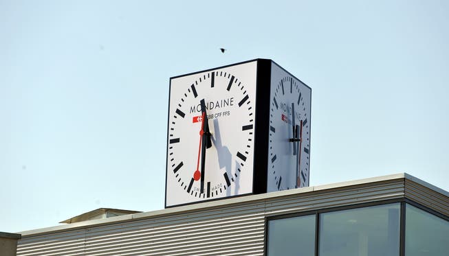 Mittlere Uhrenfirmen wie Mondaine befürchten Nachteile wegen den schärferen Swissness- Regeln.