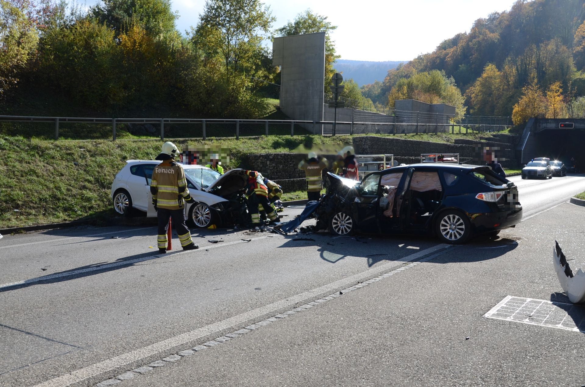 Unfall - Bei Frontalkollision In Pfeffingen Verletzen Sich Mehrere ...