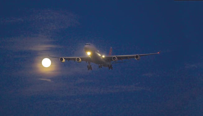 Spätabends kann man noch von landenden Flugzeugen geweckt werden