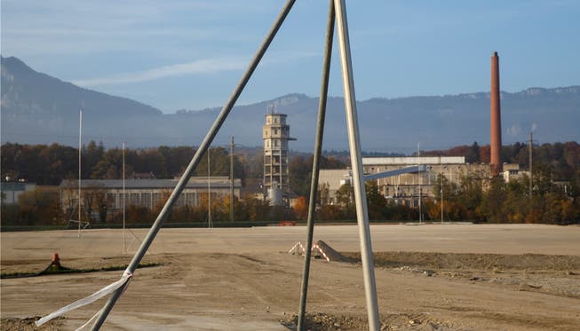 Hier wird ab 2016 gebaut: Biogen erstellt in Luterbach für eine Milliarde Franken eine neue Fabrik zur Produktion vonBasisstoffen für Biopharmazeutika. Ab 2019 sollen bis zu 400 neue Arbeitsplätze entstehen. hanspeter bärtschi