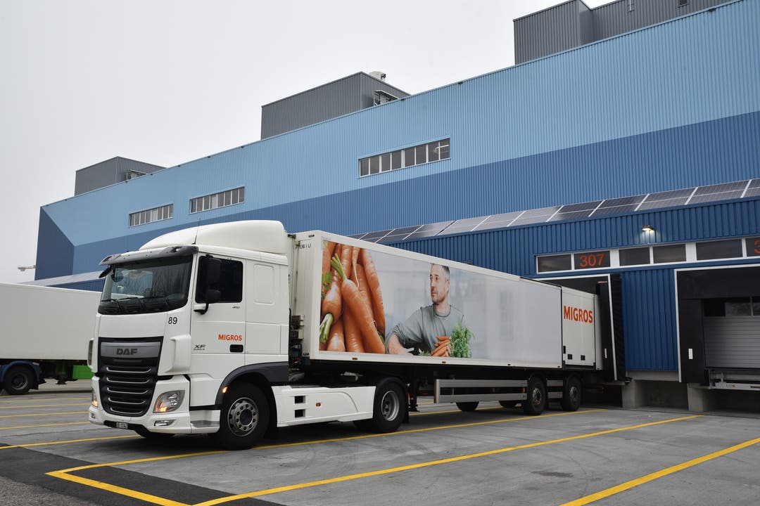 Einweihung des neuen Logistikcenters der Migros in Neuendorf