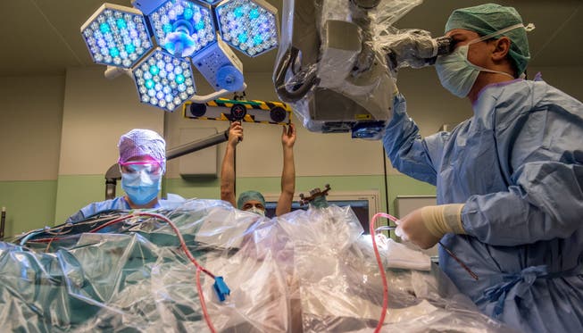 Eine Operationssituation im Kantonsspital Aarau. Jetzt wird das KSA selber als Patient gehandelt.