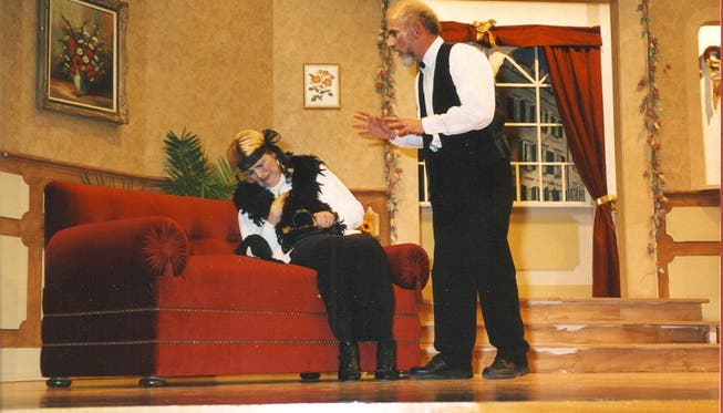 So ging es ein Jahr nach der Gründung zu und her: Szene aus «Die spanische Fliege», aufgeführt 1996.