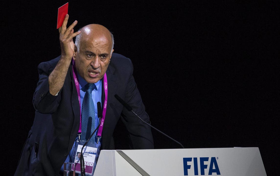 Der Präsident des palästinensischen Fussballverbands Jibril Rajoub wird emotional: «Es ist Zeit, dem Rassismus die Rote Karte zu zeigen!»