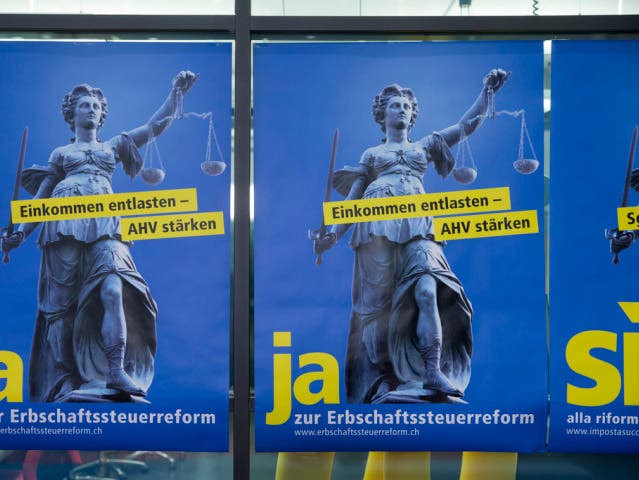 Plakate werben für ein Ja zur Erbschaftssteuerreform